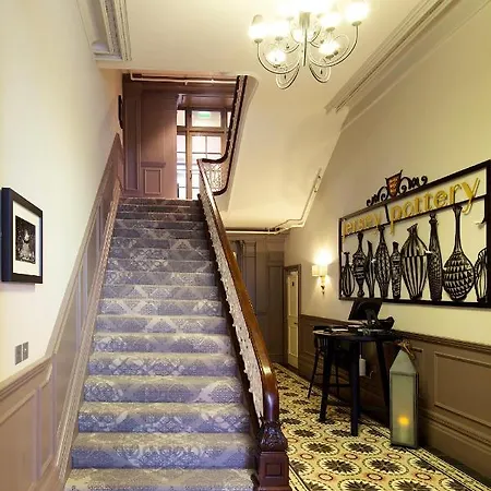 8 Beresford Street * Saint Helier Jersey