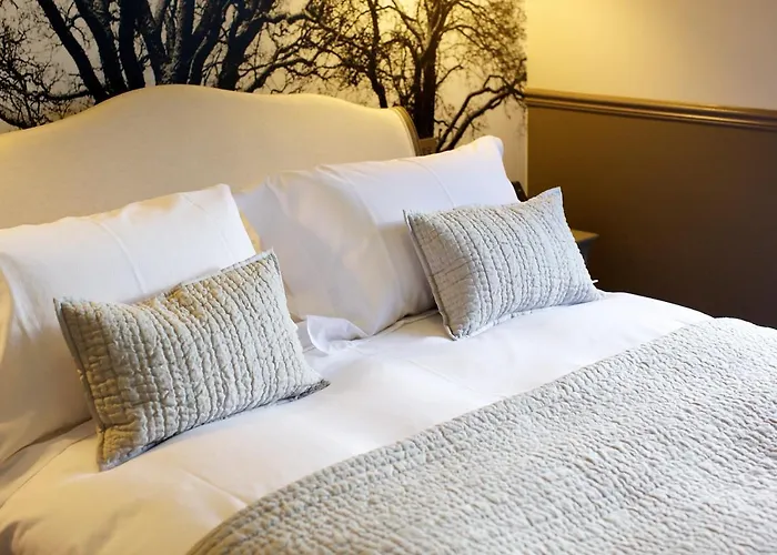 8 Beresford Street Hotel