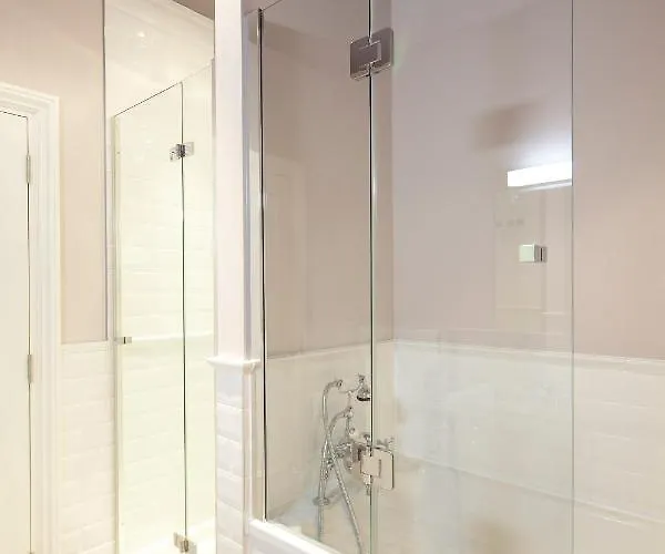 Hotel 8 Beresford Street